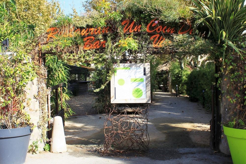 Adonis Sanary Grand Hotel Des Bains Exterior photo