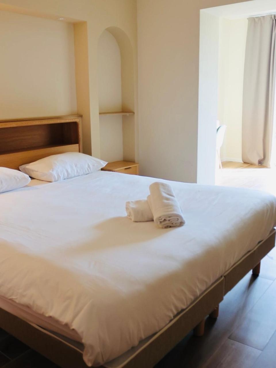 Adonis Sanary Grand Hotel Des Bains Exterior photo